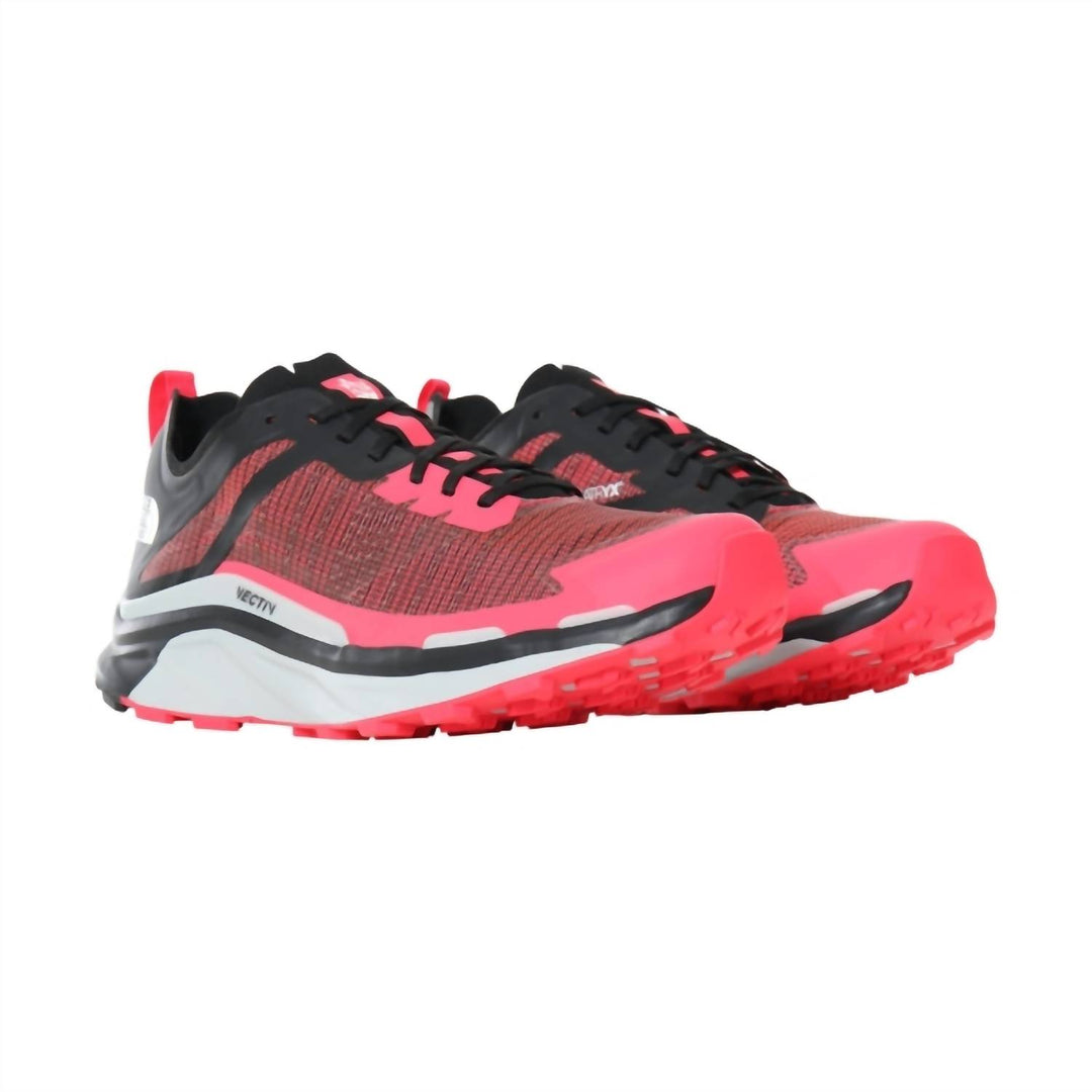 women's vectiv infinite trail running shoes in tnf black/brillant coral