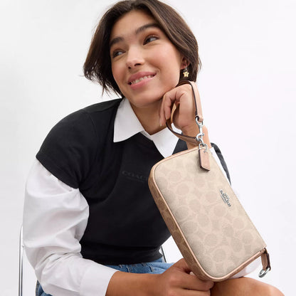 nolita 19 in blocked signature canvas