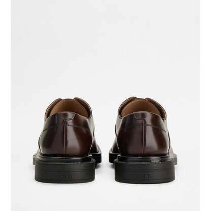 lace-ups in leather