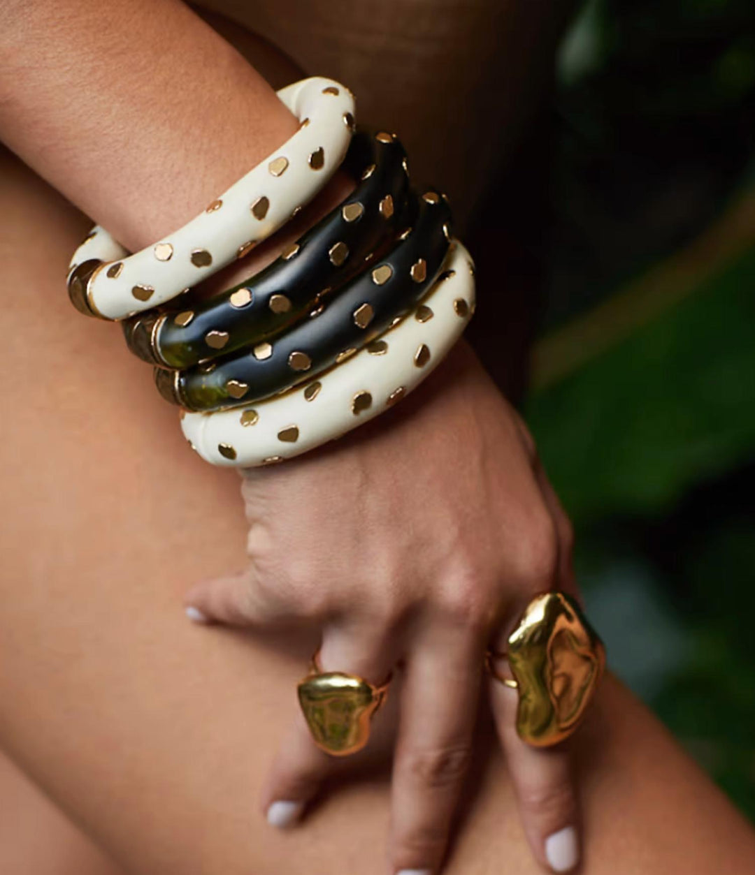 spot magnet bracelet in off white