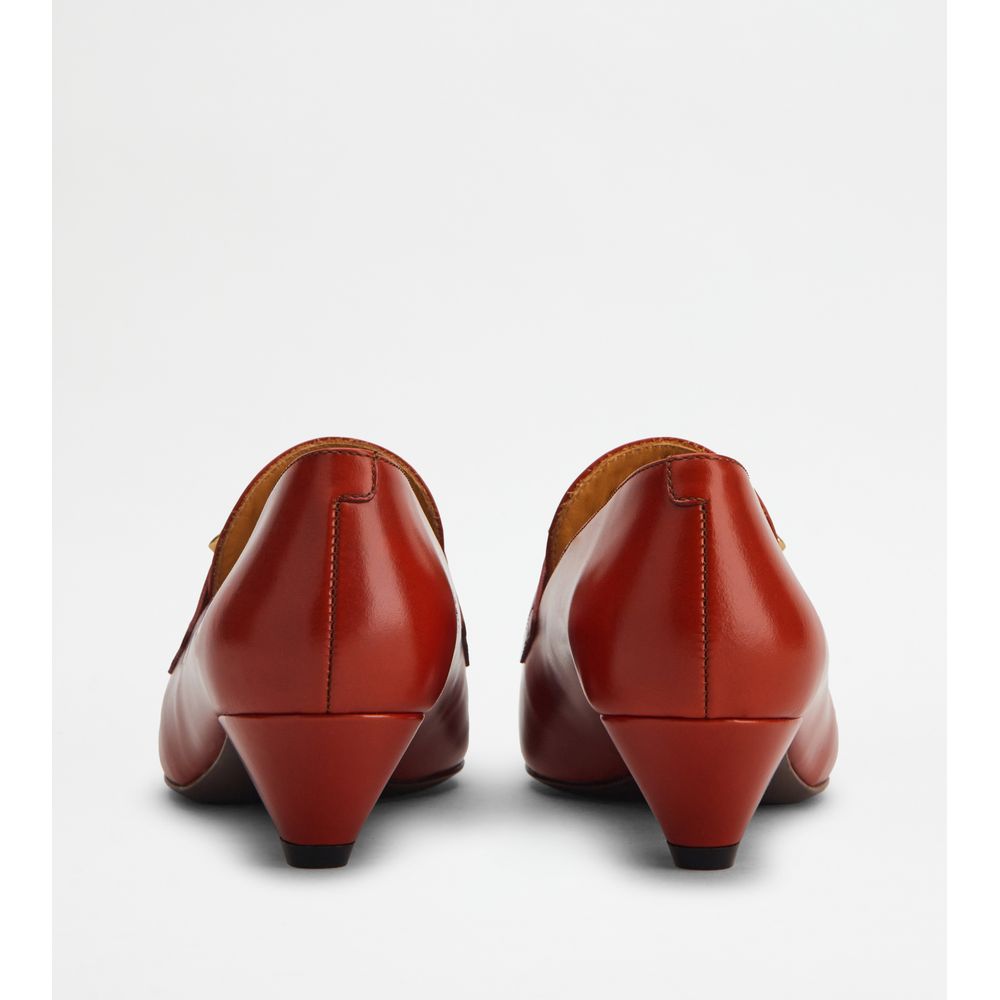 heeled loafers in leather