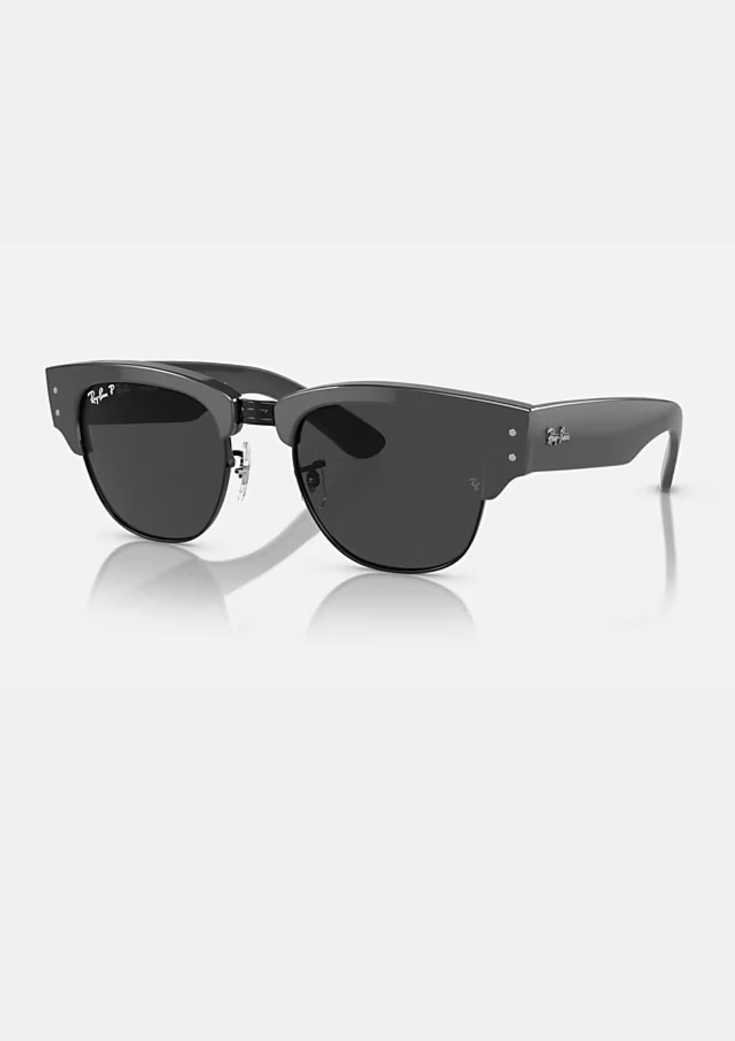 One Size - polished grey on black/black