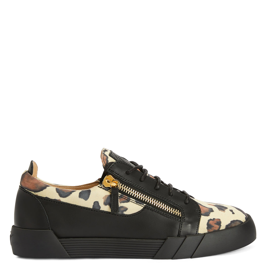 US 9 - multicolor
