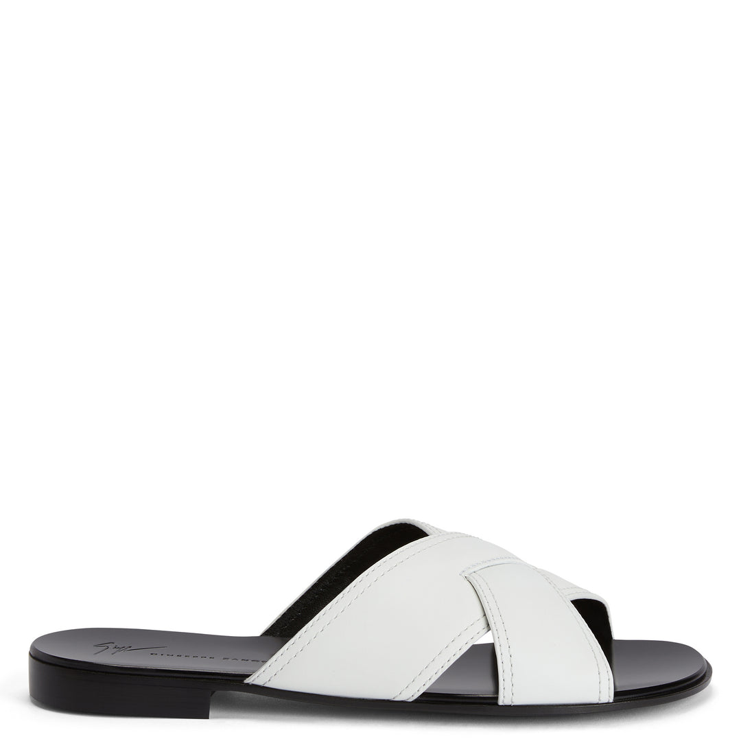 US 6 - black and white