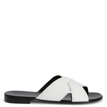 US 6 - black and white