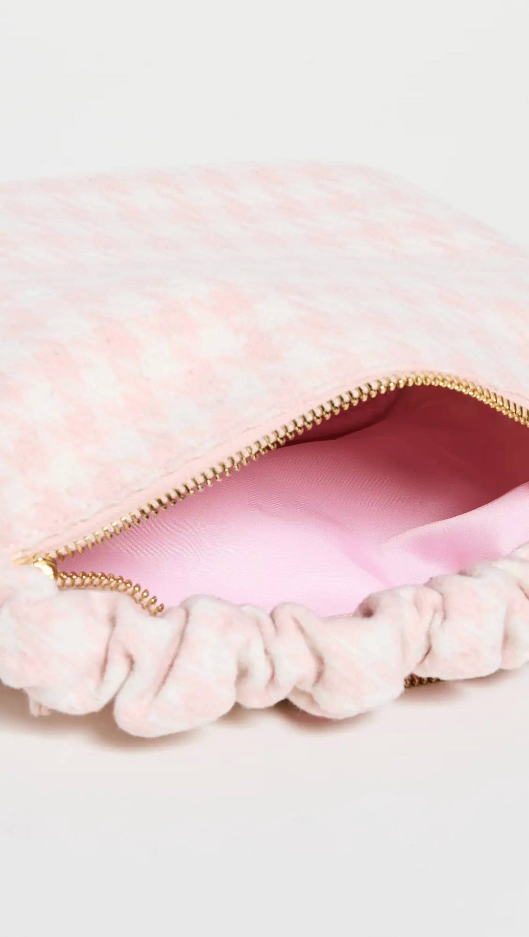 large houndstooth scrunch handle bag in pink