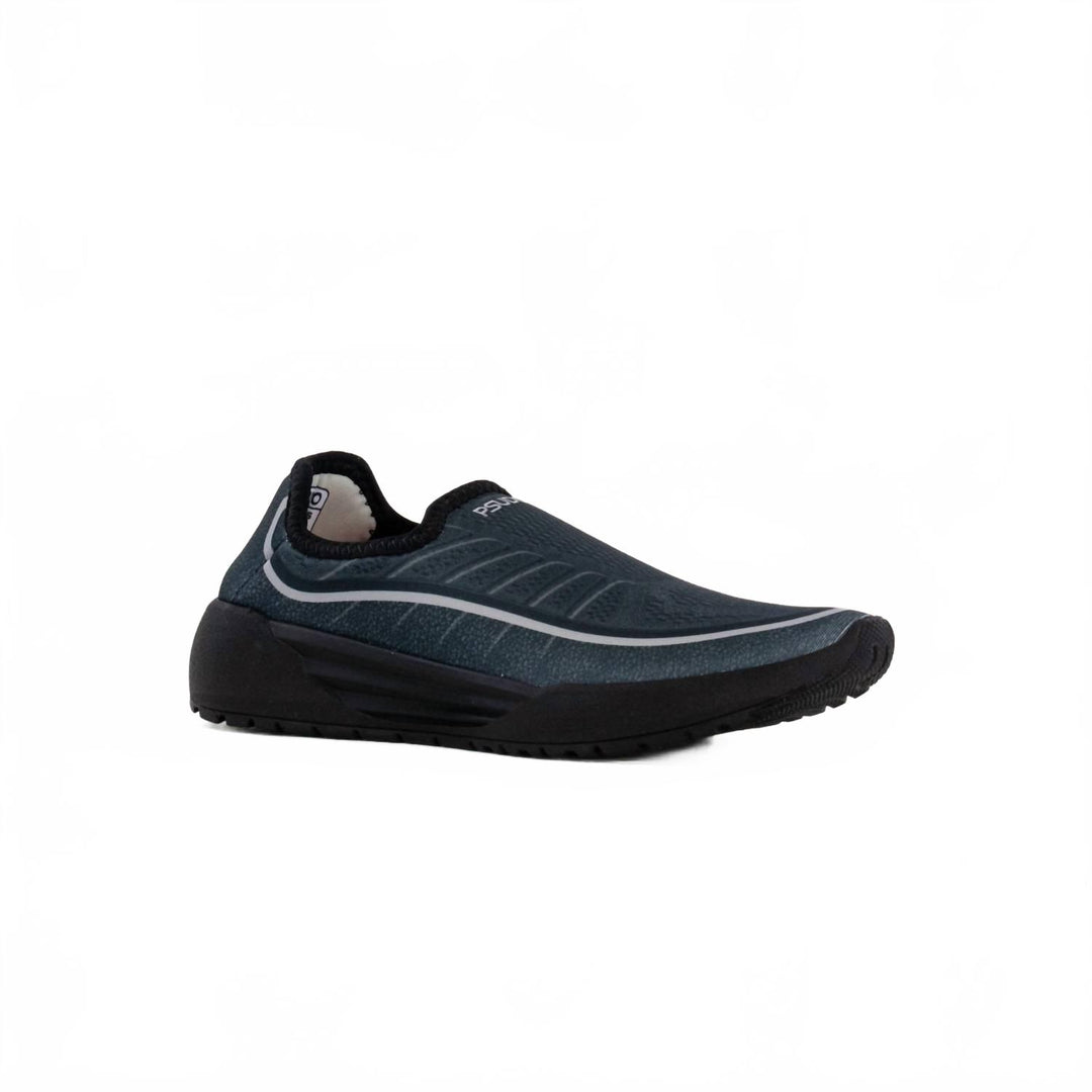 women's racer sport shoes in black