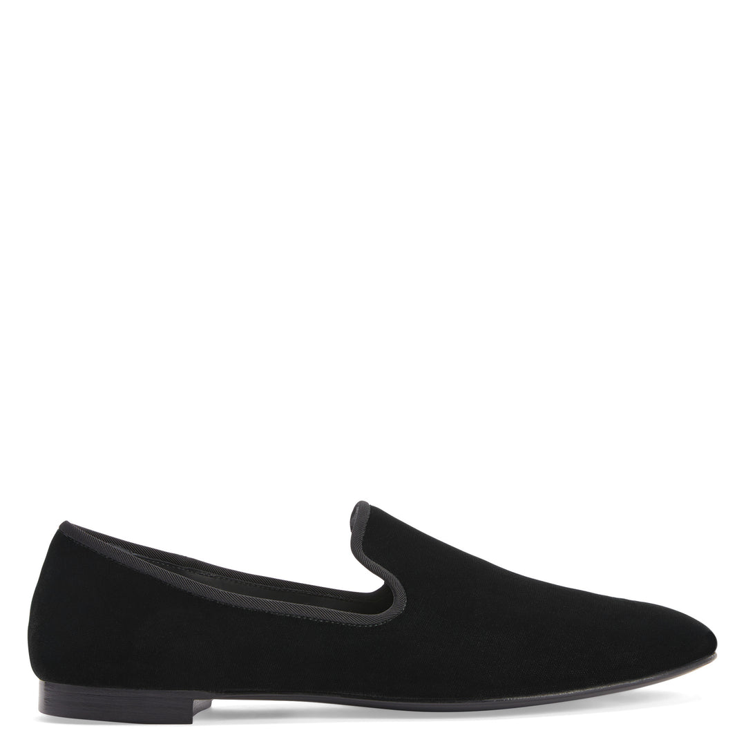 US 7 - black