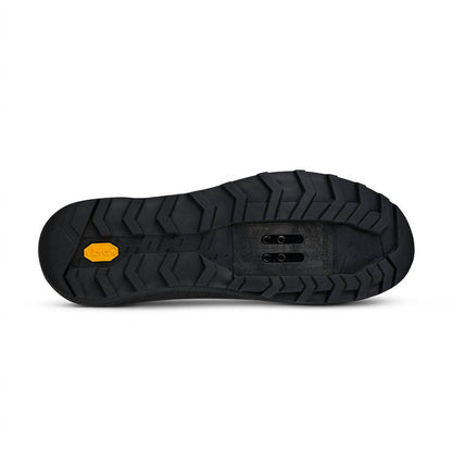 unisex terra ergolace x2 cycling shoe in black/black
