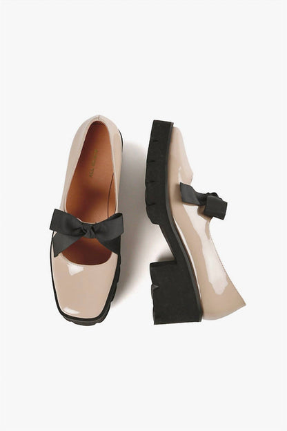 women's tap and lug loafer in beige
