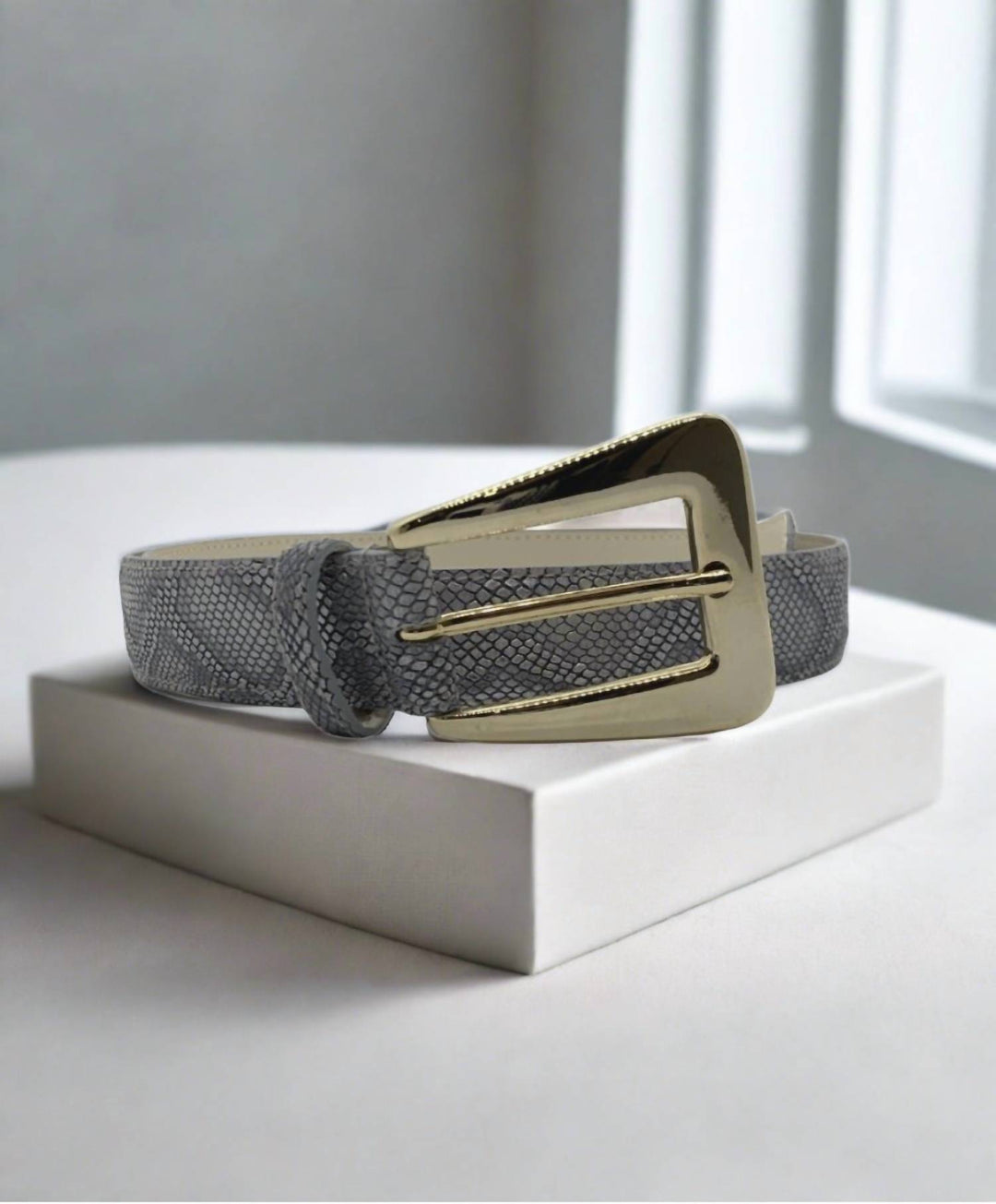 women's exotic print bold buckle belt in grey metalic