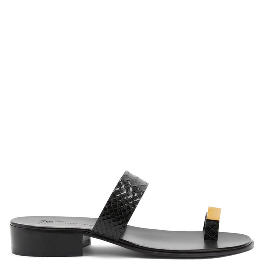 US 11 - black