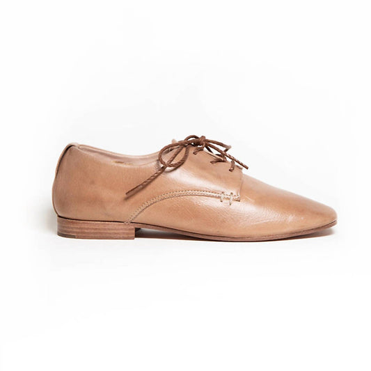 US 10 - cognac brown