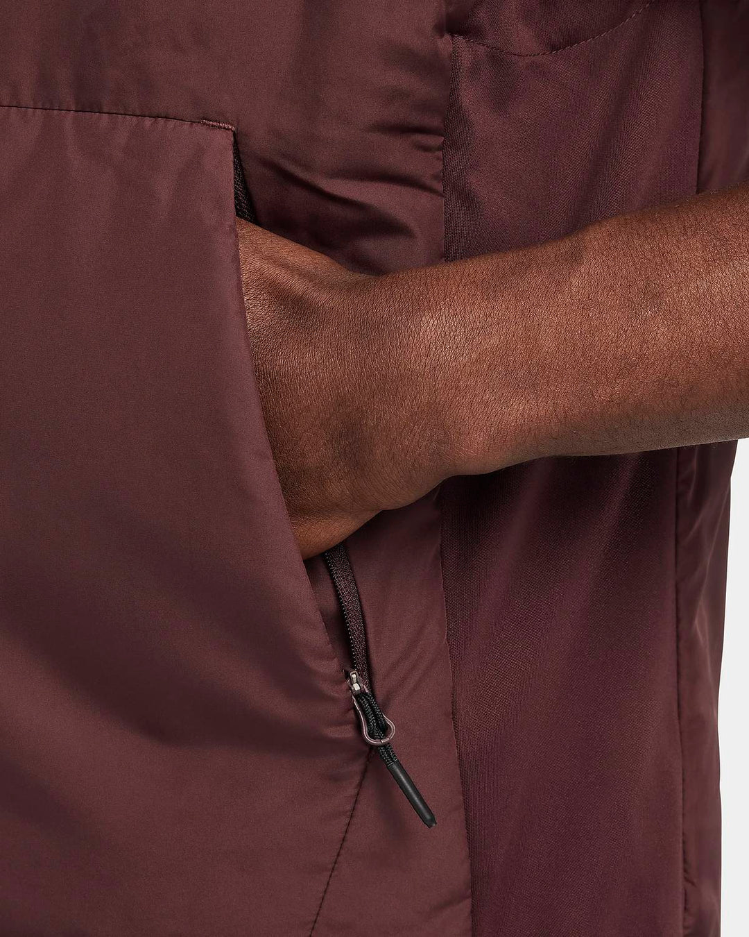 therma fit vest in burgundy