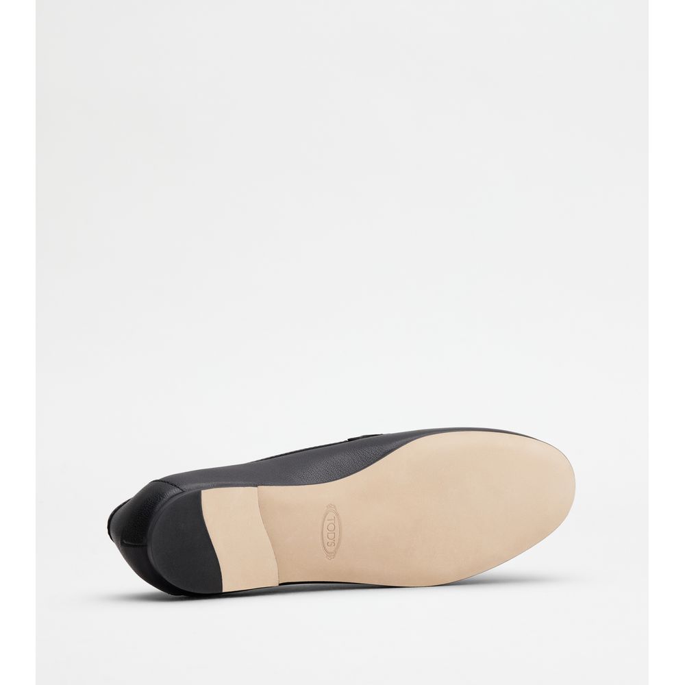 loafers in leather