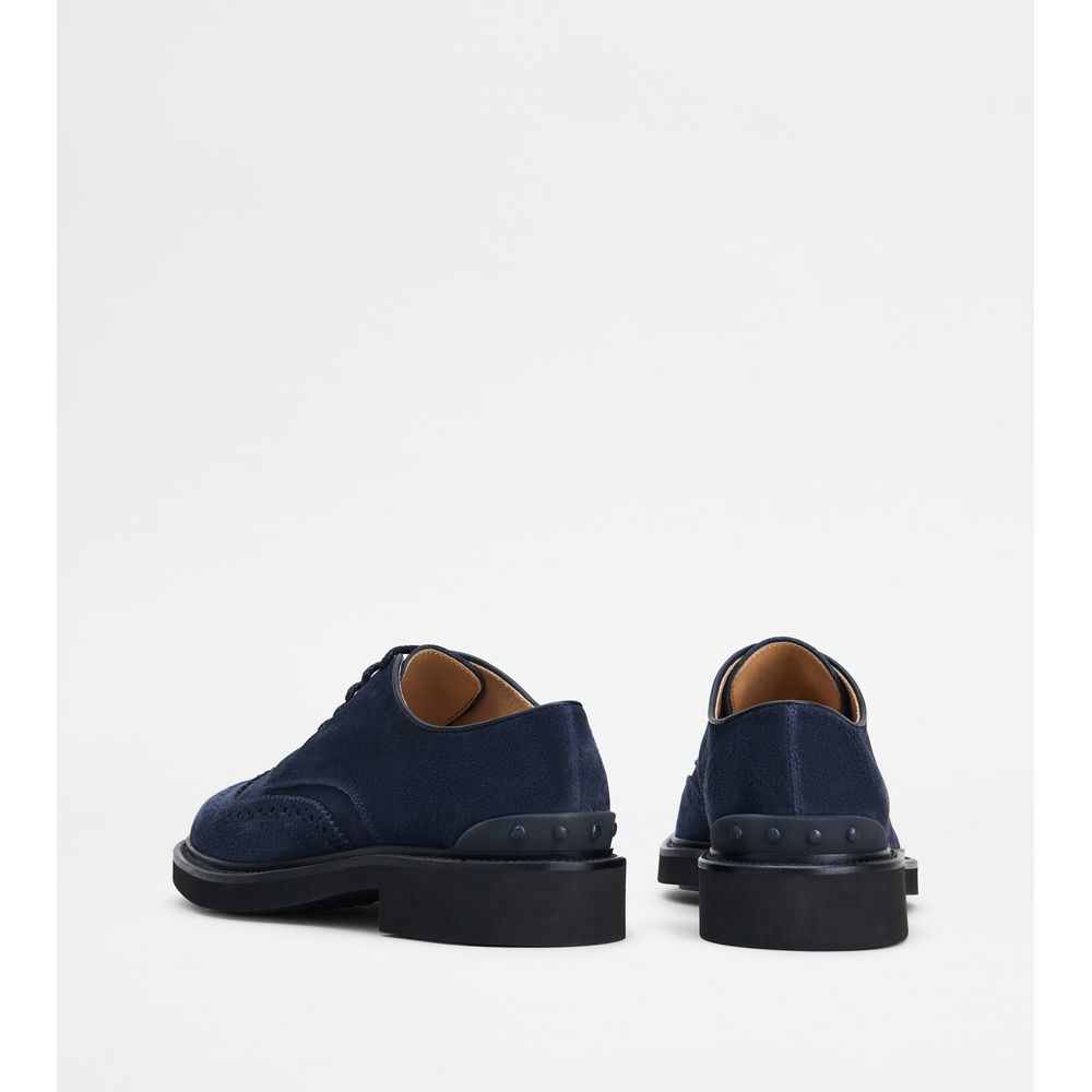 lace-ups in suede