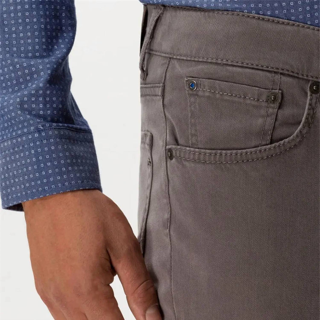 chuck 5-pocket jean in stone