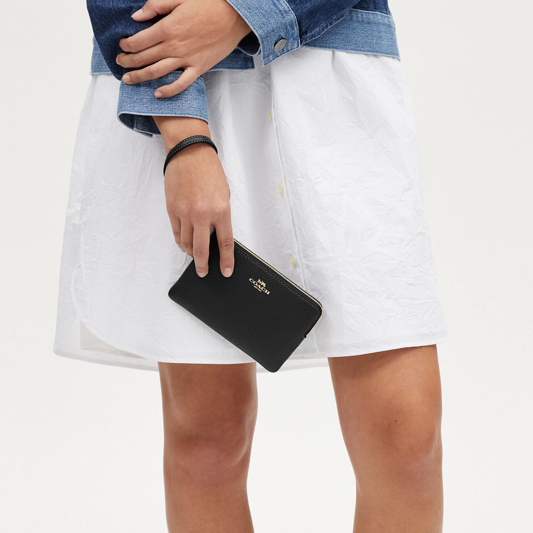 corner zip wristlet