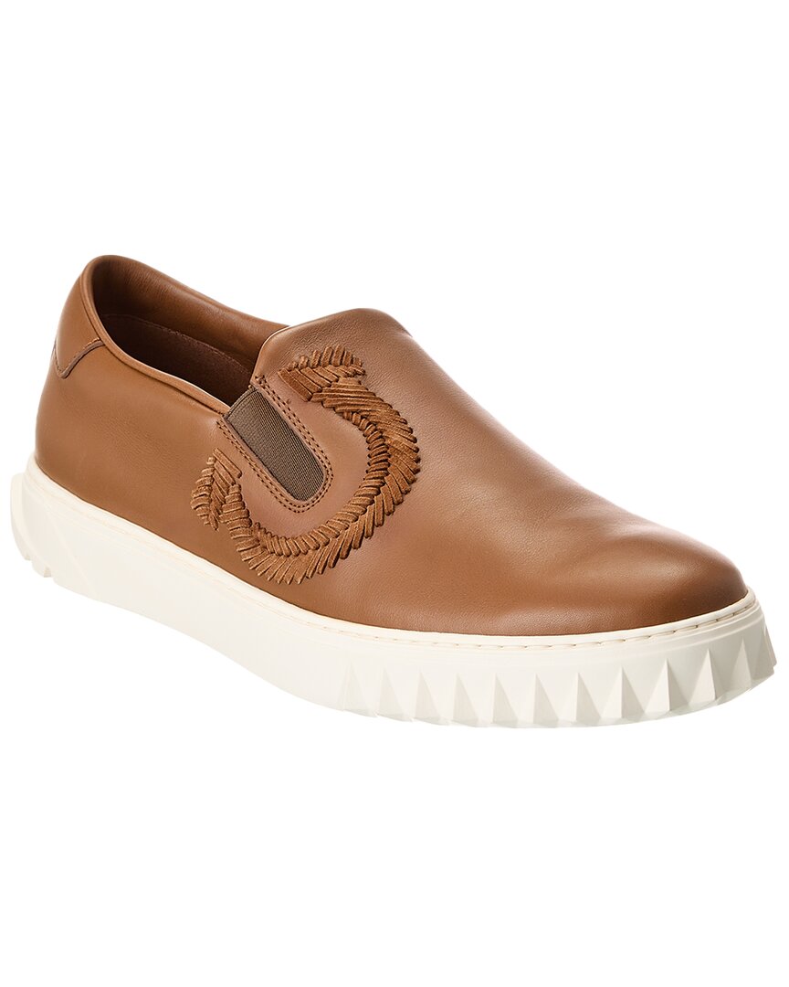 US 7 - brown