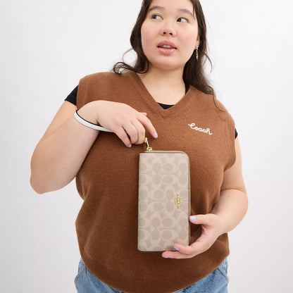 long zip around wallet in signature canvas