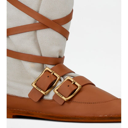 boots in leather and canvas