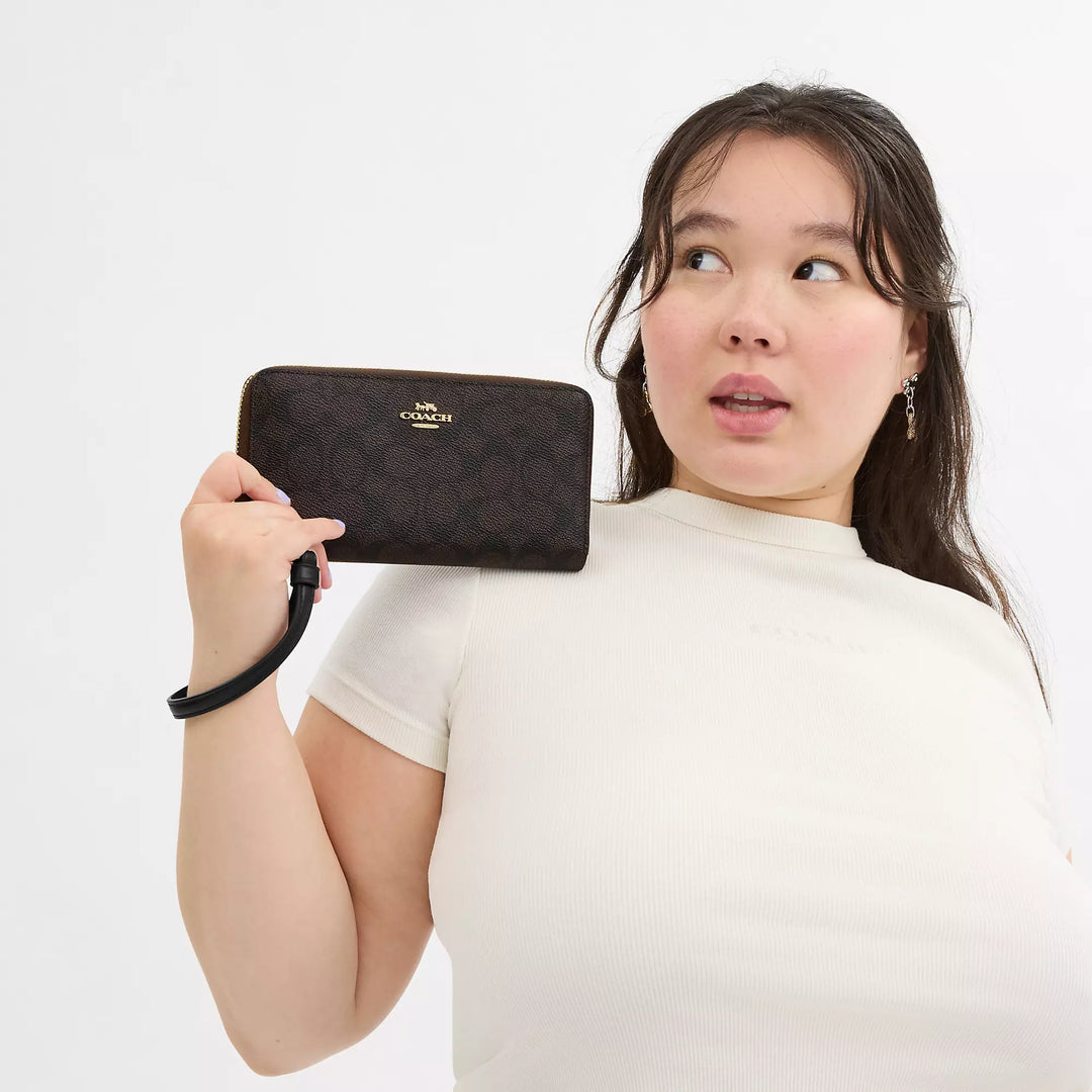 long zip around wallet in signature canvas