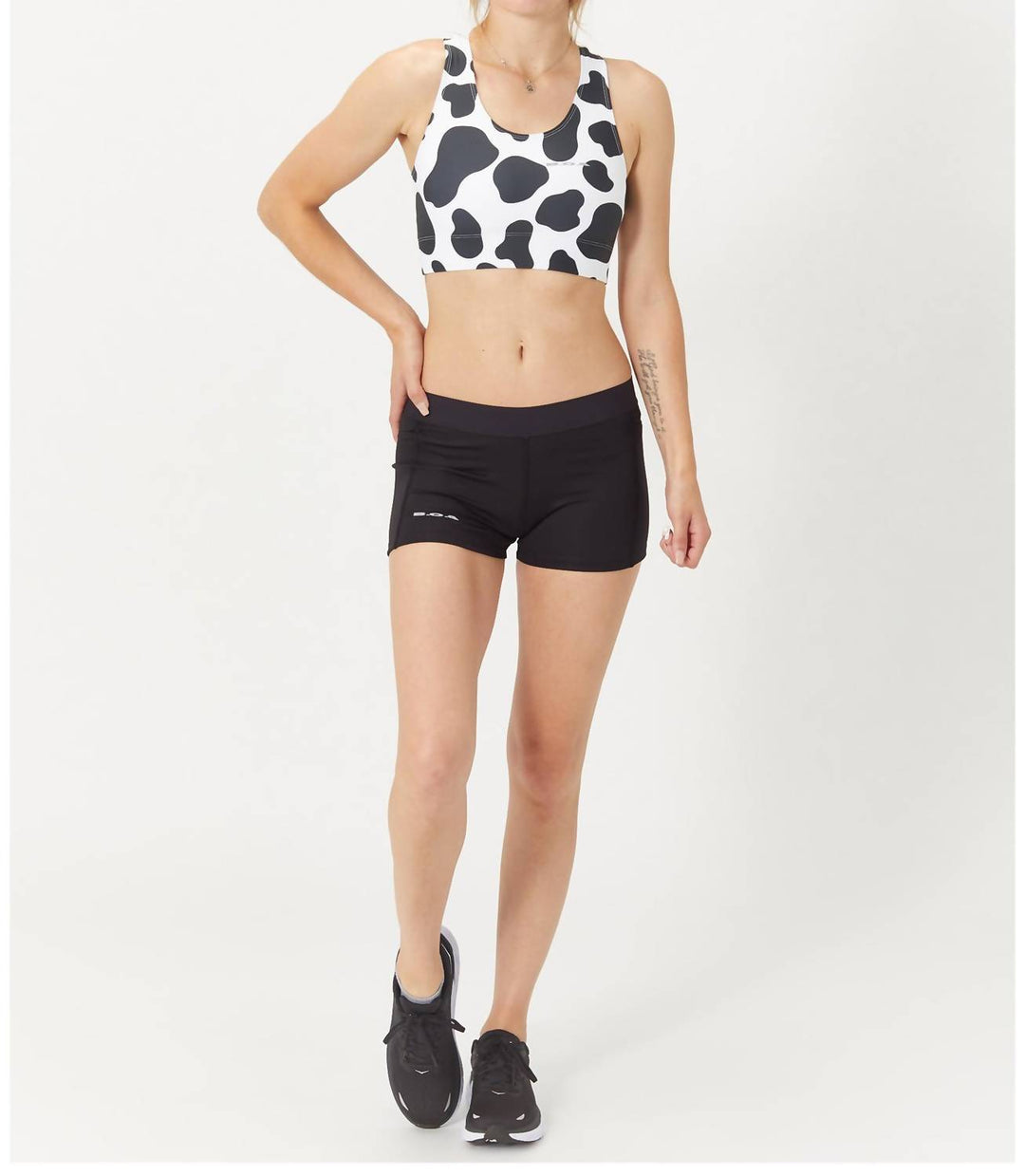 performance sports bra in moo
