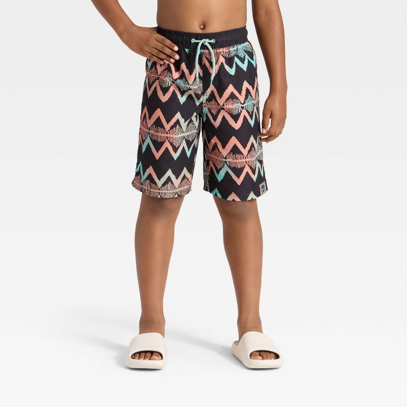 شورت سباحة مطبوع عليه شعار Maui &amp; Sons للأولاد - أسود