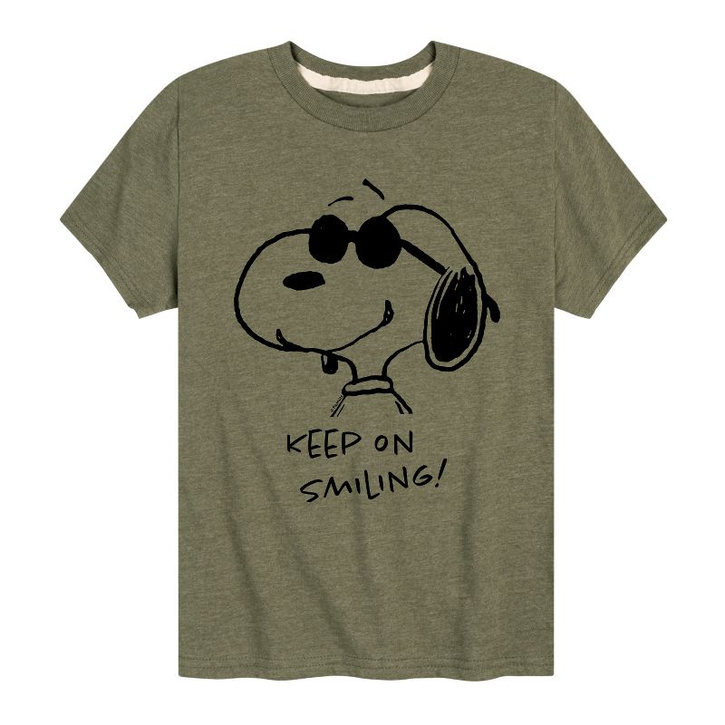تي شيرت جرافيكي بأكمام قصيرة مطبوع عليه عبارة "Cool Joe Keep On Smiling" للأولاد - Peanuts