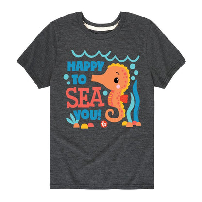 تي شيرت جرافيكي بأكمام قصيرة مطبوع عليه عبارة "Happy To Sea You" للأولاد من Fisher-Price