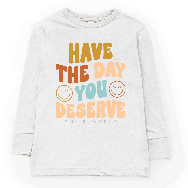 تي شيرت شبابي بأكمام طويلة من ذا جونيبر شوب سمايلي وورلد استمتع باليوم الذي تستحقه