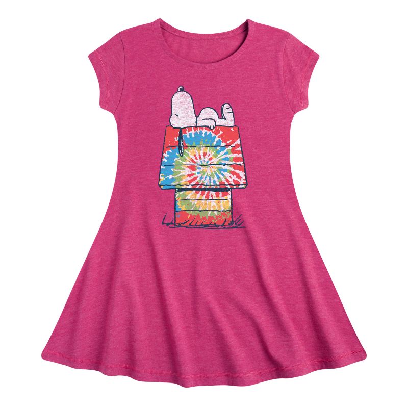 فستان سنوبي بتصميم "بيناتس" بأكمام قصيرة، بتصميم "هاوس فيت آند فلاير"