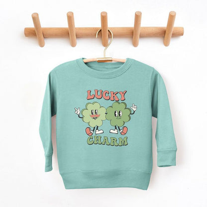 سويت شيرت جرافيكي فائق النعومة من Juniper Shop Lucky Charm Friends للشباب