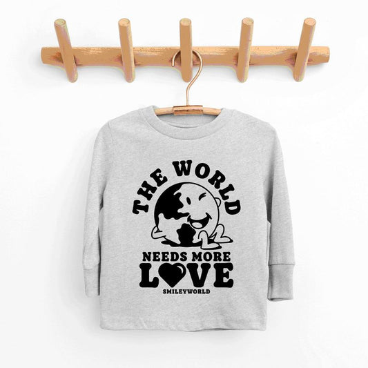 تي شيرت بأكمام طويلة للشباب من متجر جونيبر سمايلي وورلد "العالم يحتاج إلى المزيد من الحب"