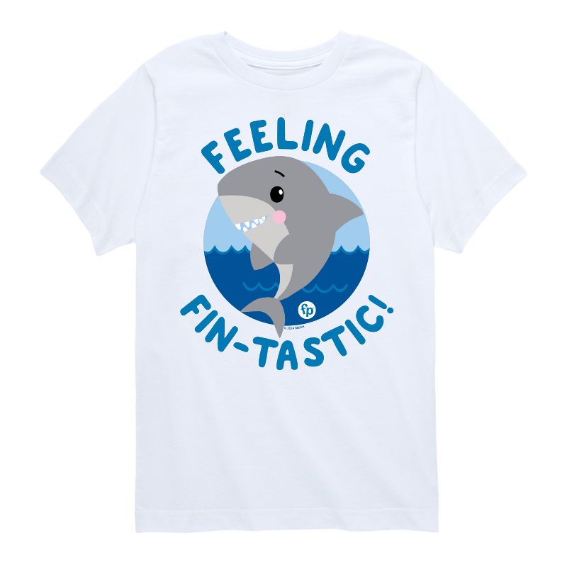 تي شيرت جرافيكي بأكمام قصيرة مطبوع عليه صورة سمكة قرش رائعة للأولاد من فيشر برايس