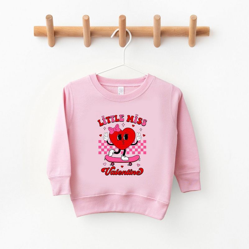 سويت شيرت جرافيكي ناعم للغاية بتصميم Little Miss Valentine Skateboard Youth من Juniper Shop