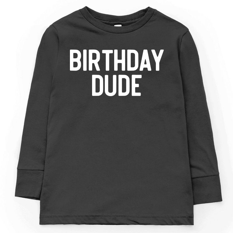 تي شيرت بأكمام طويلة مطبوع عليه عبارة Birthday Dude Bold Youth من متجر Juniper Shop