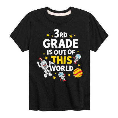تي شيرت جرافيكي بأكمام قصيرة من Out Of This World للأولاد - دكتور سوس - الصف الثالث