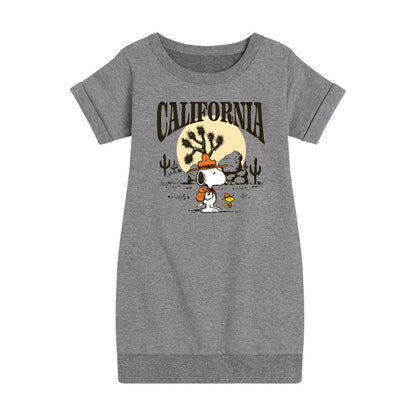 Girls' - Peanuts - Beagle Scout California Graphic Short Sleeve Fleece Dress