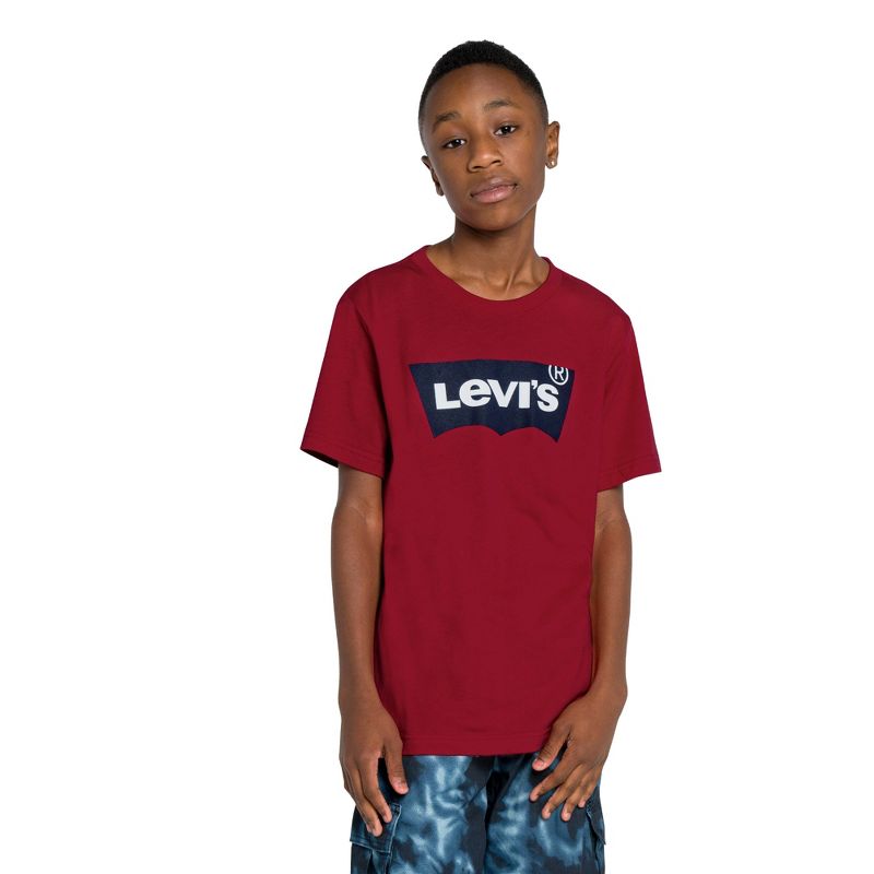 تي شيرت Levi's® للأولاد بأكمام قصيرة وشعار Batwing