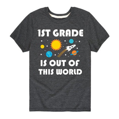 تي شيرت جرافيكي بأكمام قصيرة للصف الأول الابتدائي - رسالة فورية - من خارج هذا العالم