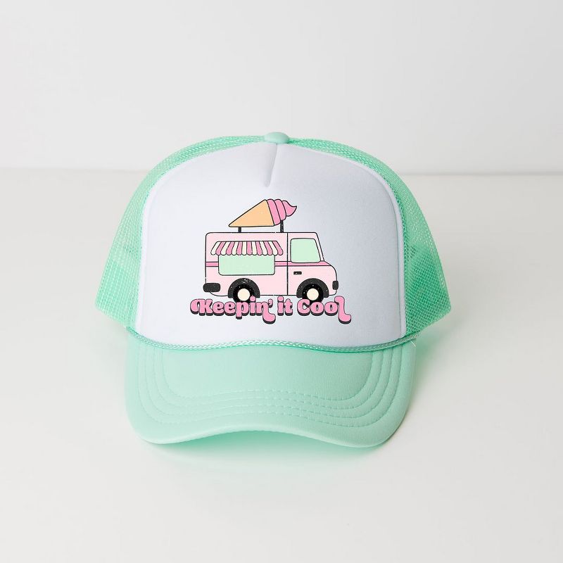 قبعة سائق شاحنة من الإسفنج بتصميم Keepin' It Cool من متجر Juniper Shop
