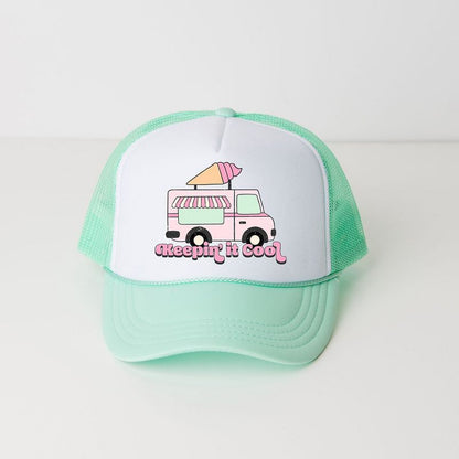 قبعة سائق شاحنة من الإسفنج بتصميم Keepin' It Cool من متجر Juniper Shop