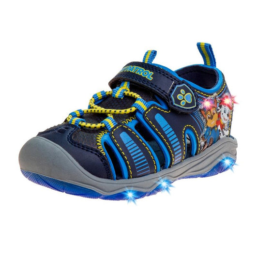 صندل صيفي مضيء للأولاد من Paw Patrol Chase Marshall - صندل مغلق الأصابع بشريط لاصق قابل للتعديل - حذاء مائي - أزرق (مقاسات من 6 إلى 12 للأطفال الصغار)