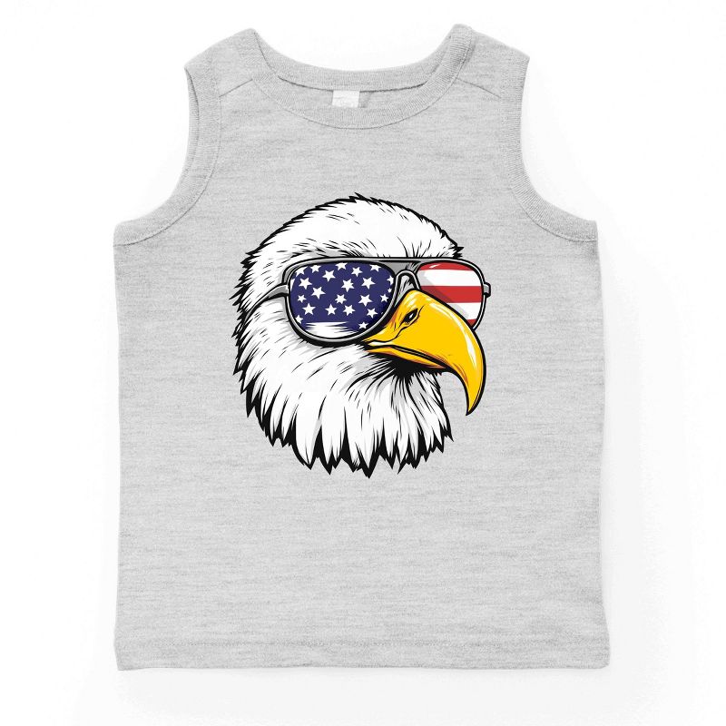 نظارة شمسية بتصميم النسر الوطني من متجر جونيبر، قميص داخلي للشباب