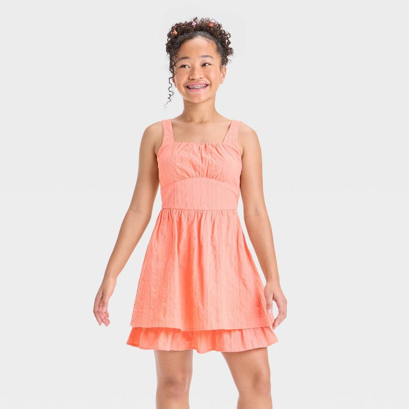 فستان قصير بخصر إمبراطوري واسع ومكشكش للبنات - art class™