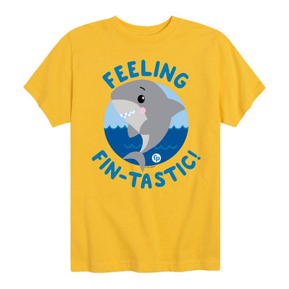 تي شيرت جرافيكي بأكمام قصيرة مطبوع عليه صورة سمكة قرش رائعة للأولاد من فيشر برايس