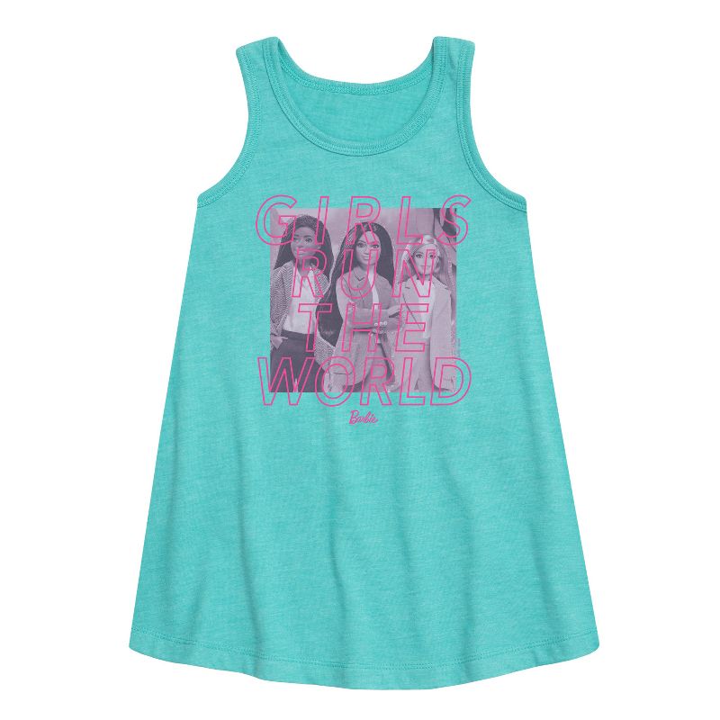 فستان بناتي من باربي - فستان مطبوع عليه رسومات "الفتيات يديرن العالم" بدون أكمام