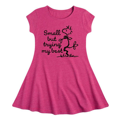 فستان بناتي - بينتس - وودستوك - صغير، لكني أحاول قدر الإمكان أن يكون ملائمًا وأنيقًا، بأكمام قصيرة