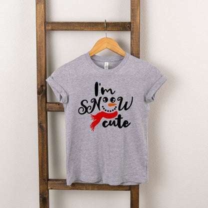 تي شيرت شبابي بأكمام قصيرة مطبوع عليه I'm Snow من متجر Juniper Shop